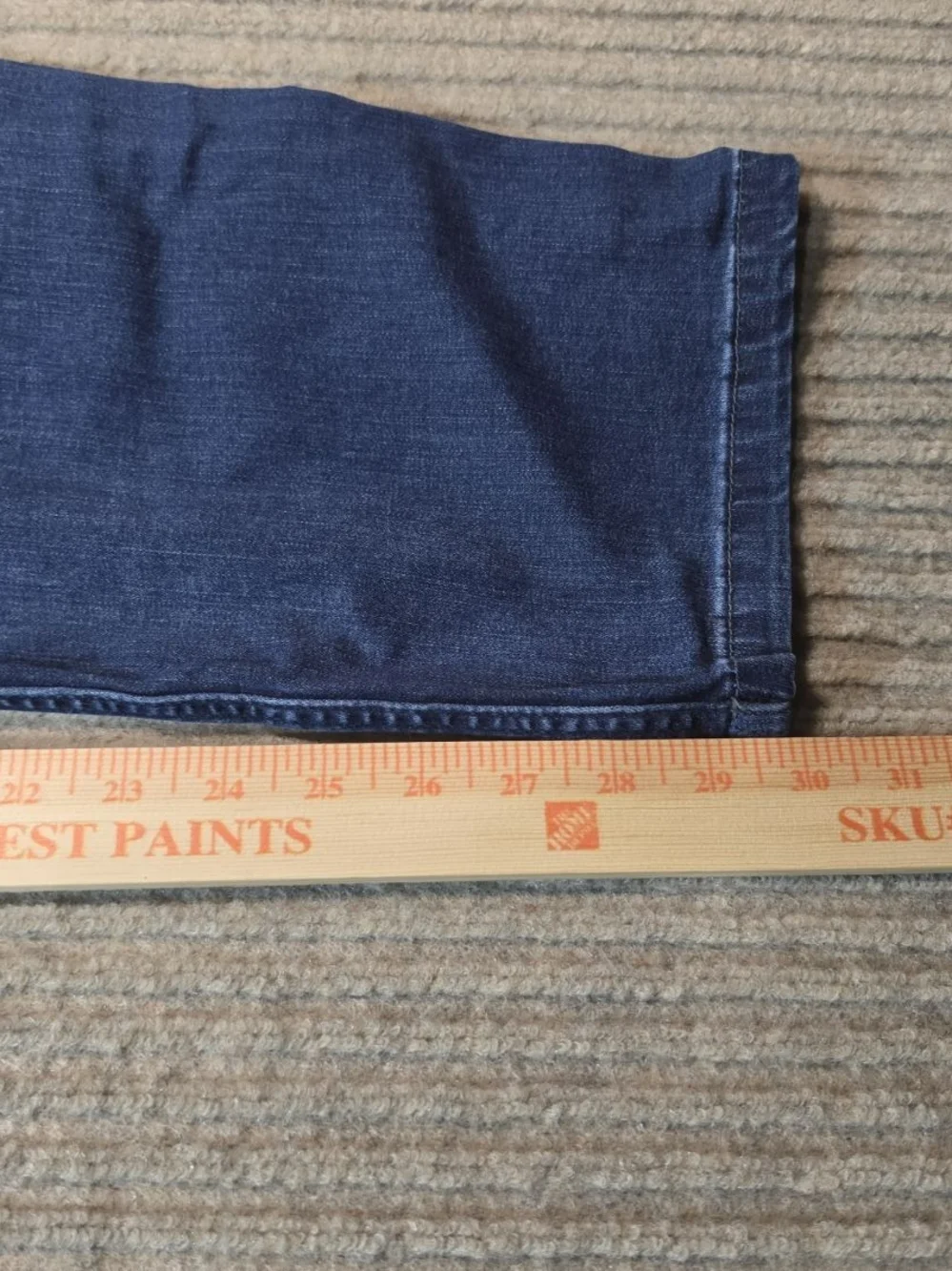 Mugsy Jeans small hole